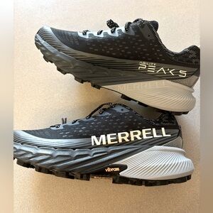 NWOT Merrell Agility Peak 5 Black Gray